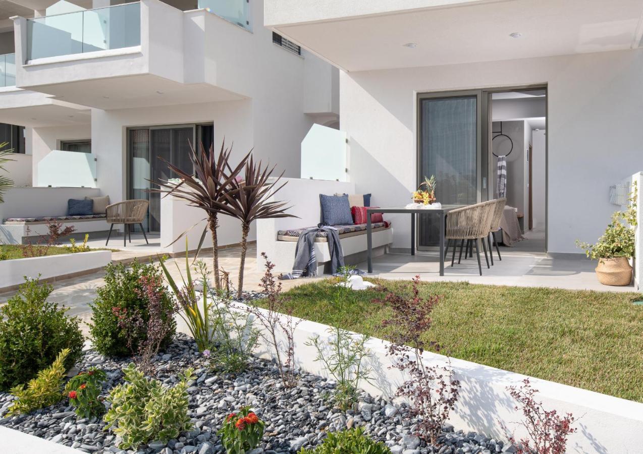 Twins Yard Apartment Nikiti  Bagian luar foto