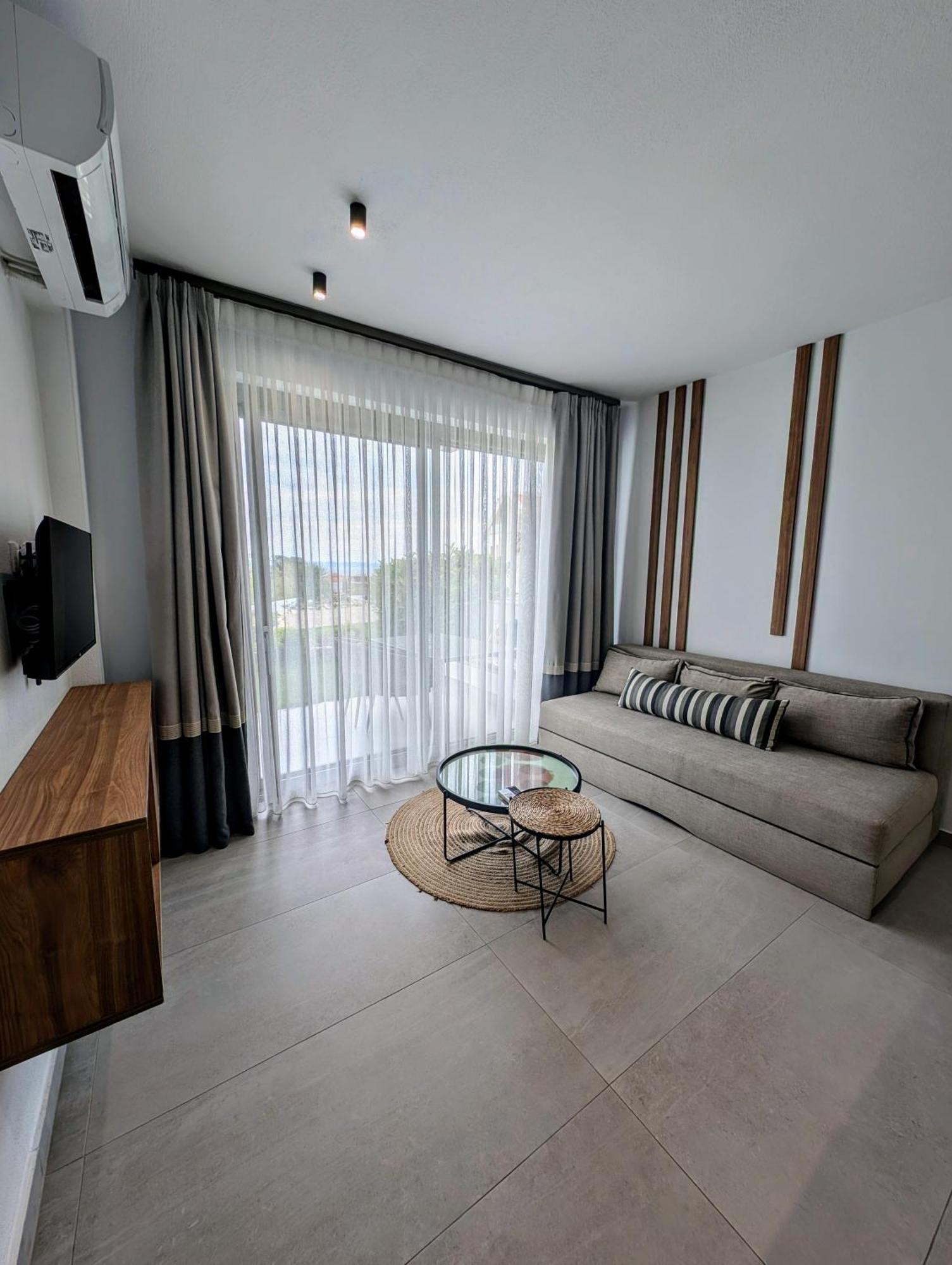 Twins Yard Apartment Nikiti  Bagian luar foto